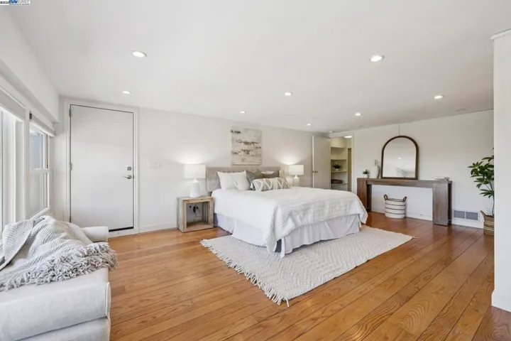 2140 Pullman Ave, Belmont, California 94002