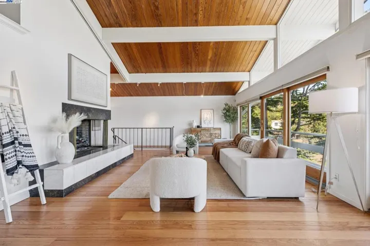 2140 Pullman Ave, Belmont, California 94002