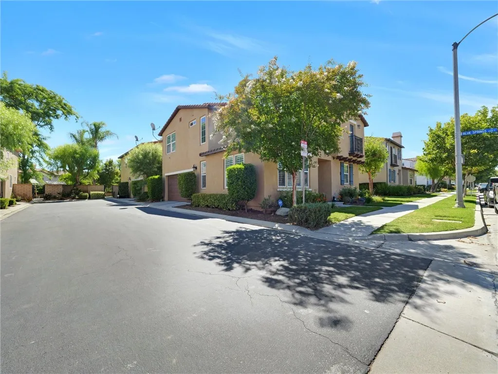 4195 Windspring Street, Corona, California 92883 home-pic-3