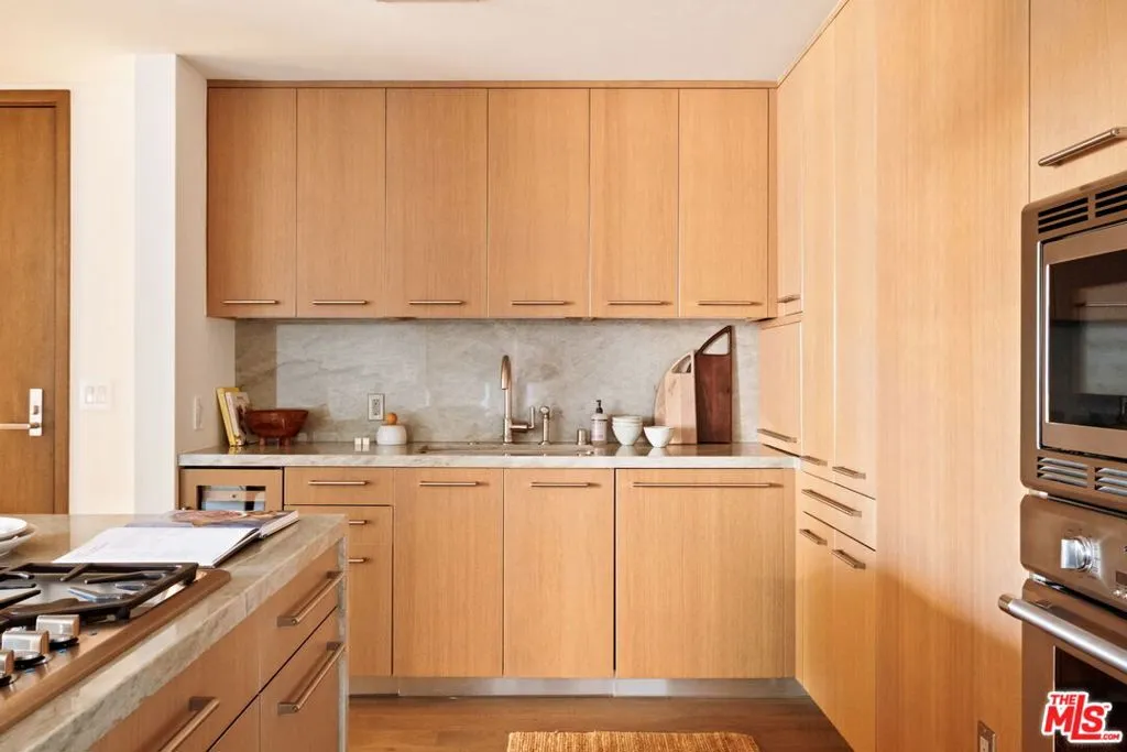 1755 Ocean Avenue 308, Santa Monica, California 90401 home-pic-7