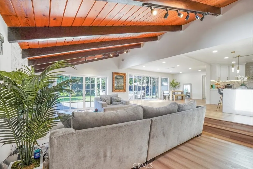 22612 Kittridge Street, West Hills, California 91307 home-pic-13