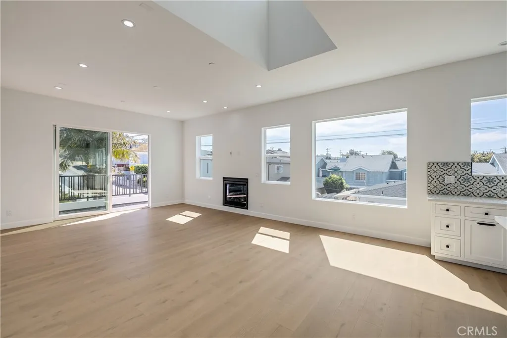 1708 Blossom Lane, Redondo Beach, California 90278 home-pic-11