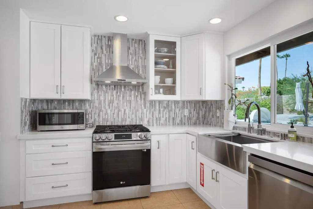 2450 Tamarisk Road, Palm Springs, California 92262 home-pic-8