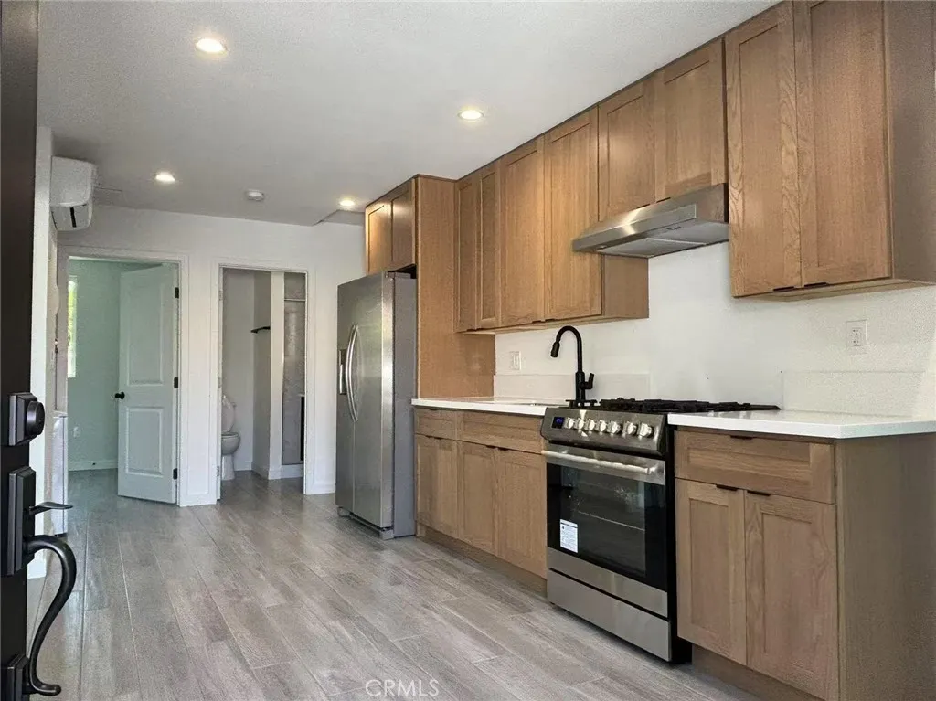 1420 W 22nd Street, Los Angeles, California 90007 home-pic-6