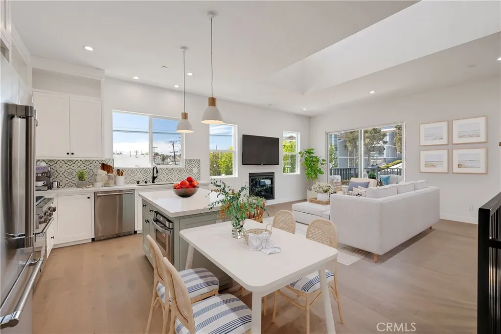 2100 Carnegie Lane, Redondo Beach, California 90278 home-pic-13