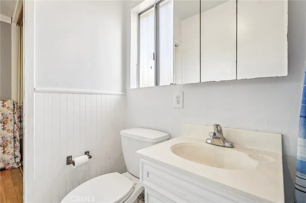 826 Del Valle Avenue, La Puente, California 91744 home-pic-16