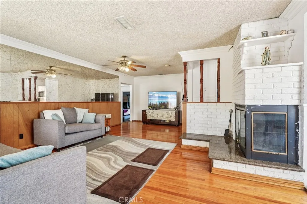826 Del Valle Avenue, La Puente, California 91744 home-pic-4