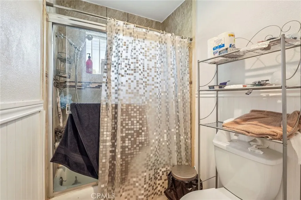 826 Del Valle Avenue, La Puente, California 91744 home-pic-27