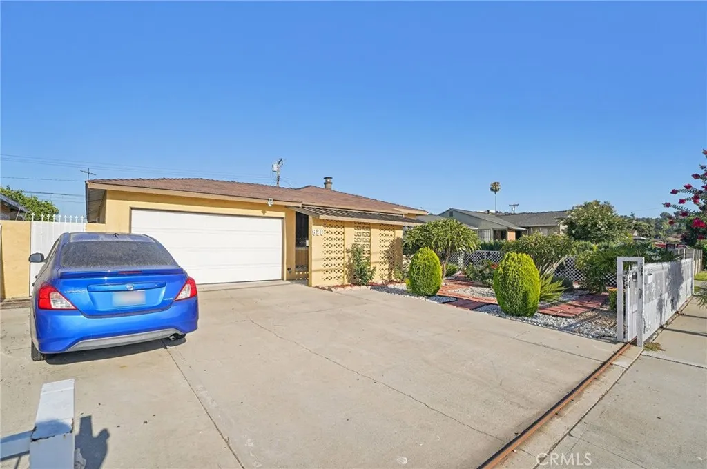 826 Del Valle Avenue, La Puente, California 91744 home-pic-1