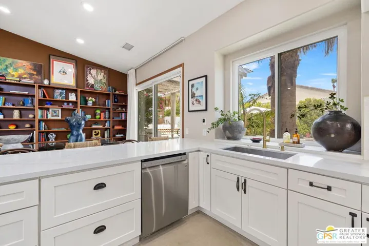 1122 E Via San Michael Road, Palm Springs, California 92262