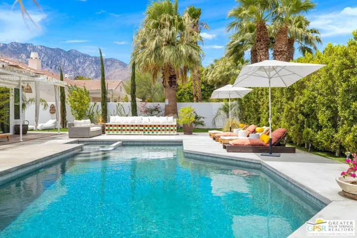 1122 E Via San Michael Road, Palm Springs, California 92262