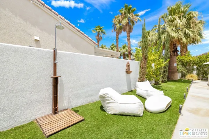1122 E Via San Michael Road, Palm Springs, California 92262