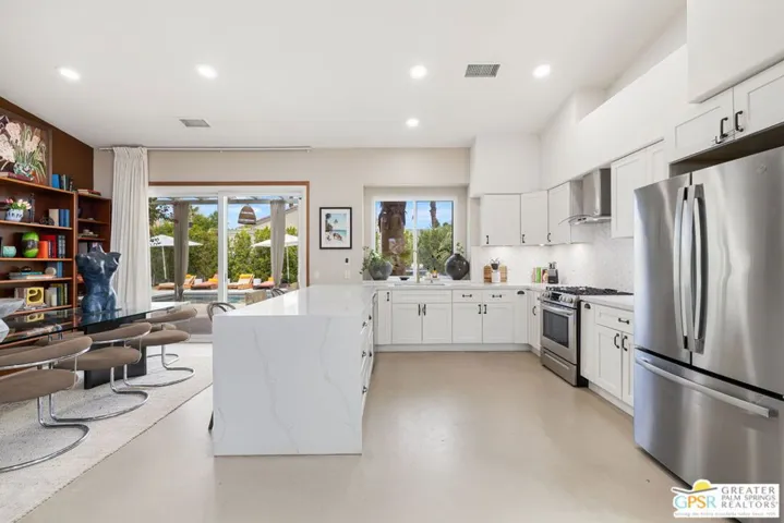 1122 E Via San Michael Road, Palm Springs, California 92262