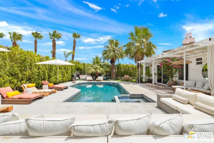 1122 E Via San Michael Road, Palm Springs, California 92262