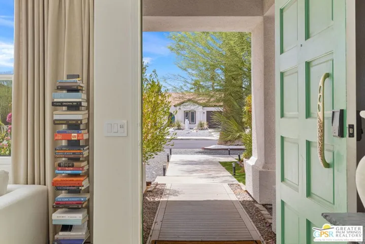 1122 E Via San Michael Road, Palm Springs, California 92262