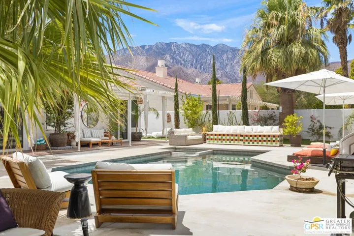 1122 E Via San Michael Road, Palm Springs, California 92262