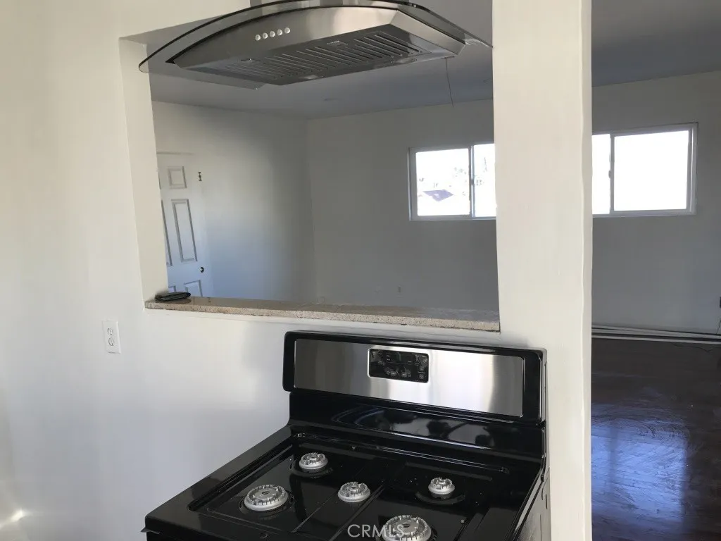 3887 S Van Ness Avenue, Los Angeles, California 90062 home-pic-22