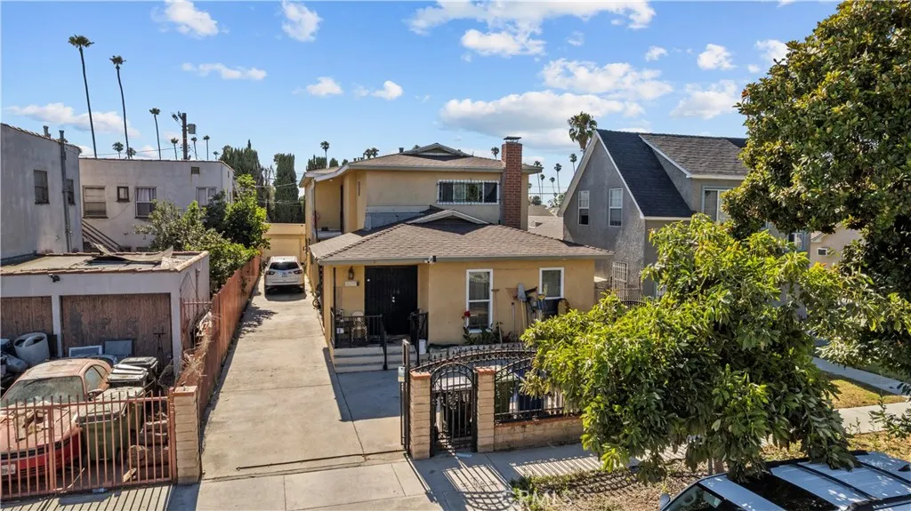 3887 S Van Ness Avenue, Los Angeles, California 90062 home-pic-9