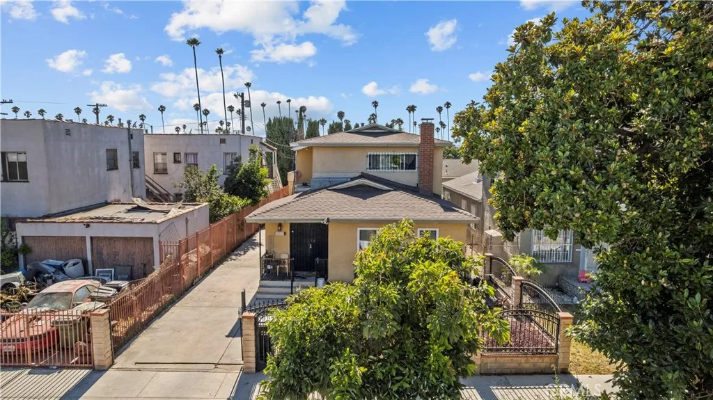 3887 S Van Ness Avenue, Los Angeles, California 90062 home-pic-8