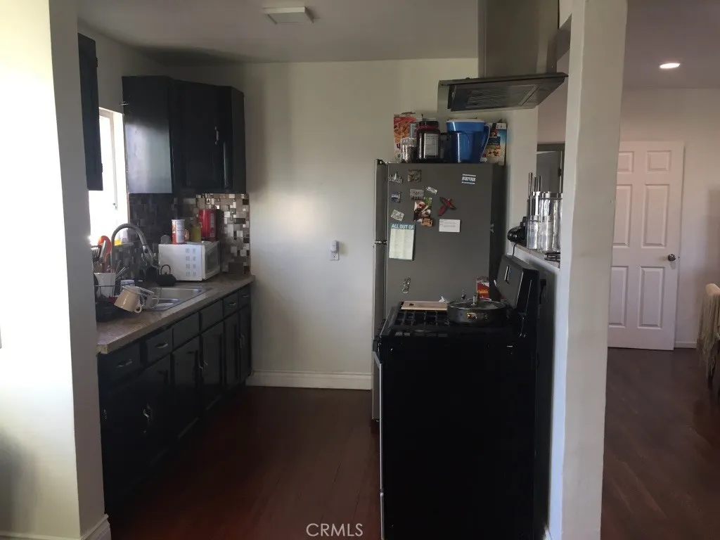 3887 S Van Ness Avenue, Los Angeles, California 90062 home-pic-17