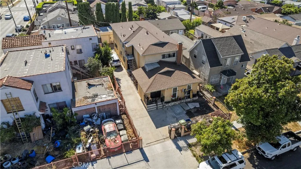 3887 S Van Ness Avenue, Los Angeles, California 90062 home-pic-0