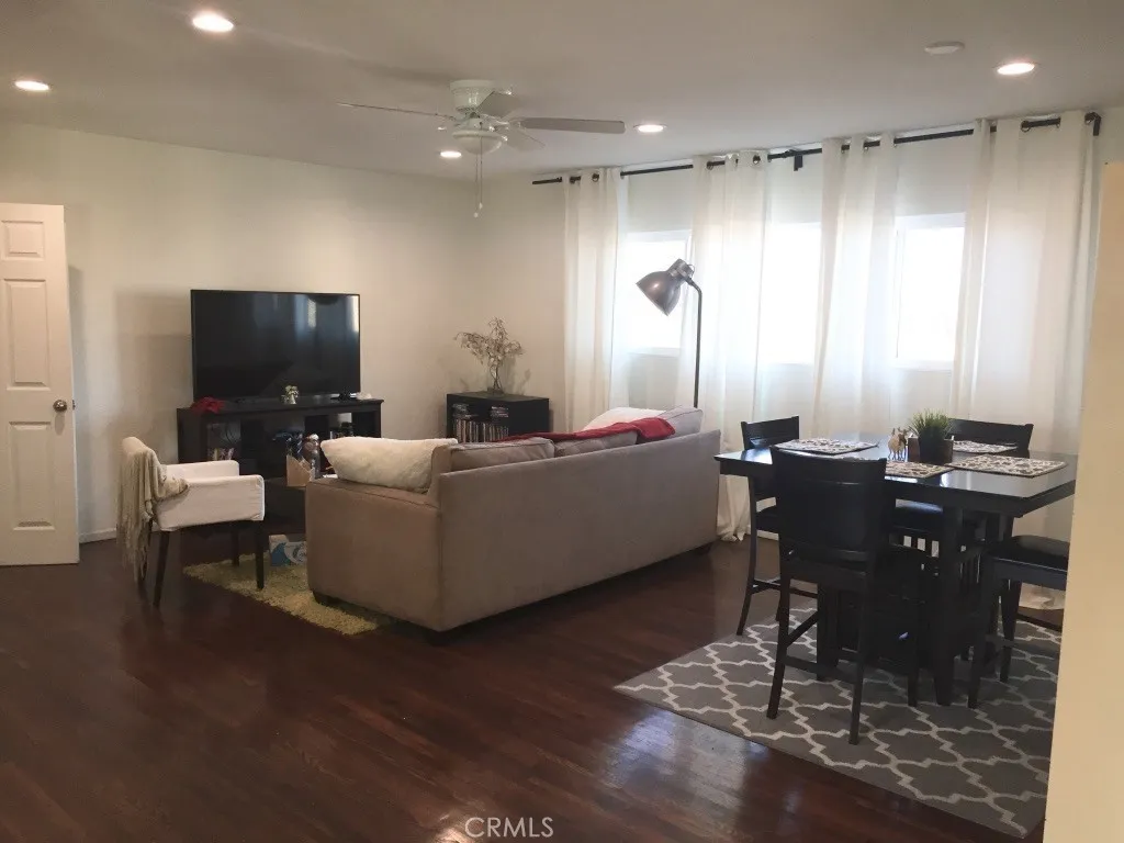 3887 S Van Ness Avenue, Los Angeles, California 90062 home-pic-12