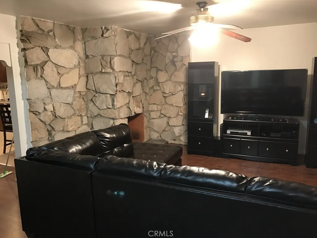 3887 S Van Ness Avenue, Los Angeles, California 90062 home-pic-11