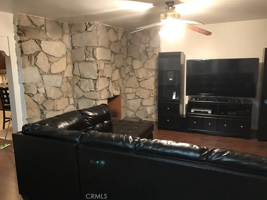 3887 S Van Ness Avenue, Los Angeles, California 90062 home-pic-11