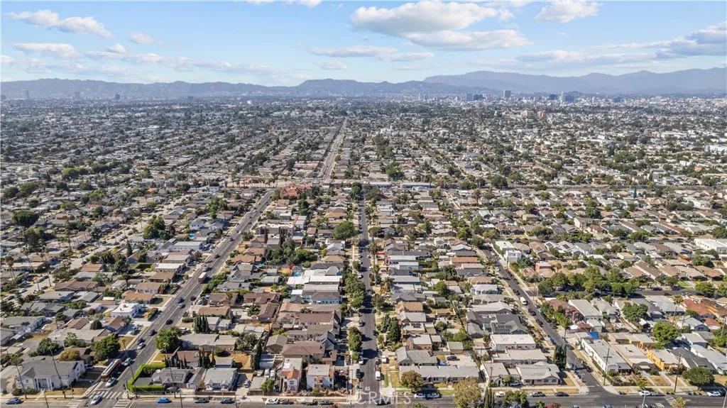 3887 S Van Ness Avenue, Los Angeles, California 90062 home-pic-3