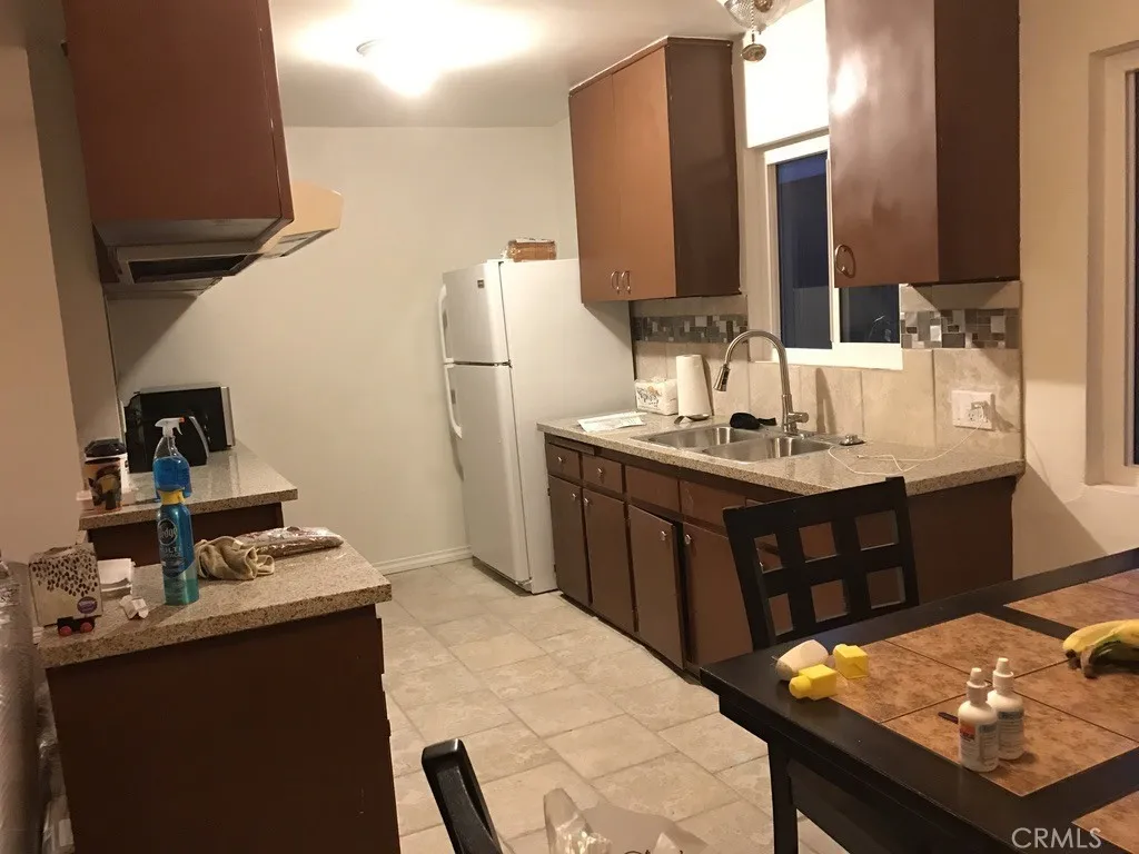 3887 S Van Ness Avenue, Los Angeles, California 90062 home-pic-12