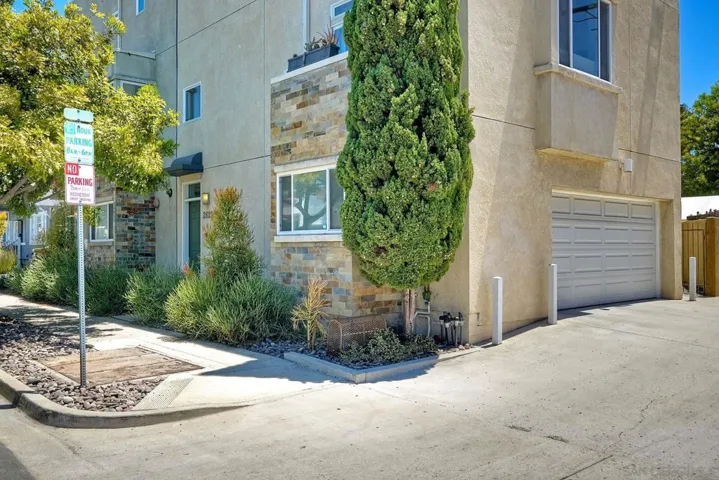 Front of the home-North exposure.