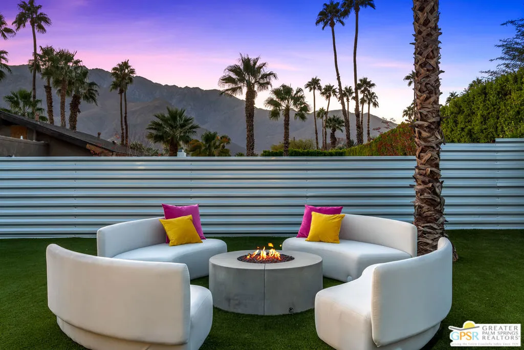 888 E El Conquistador, Palm Springs, California 92262 home-pic-63