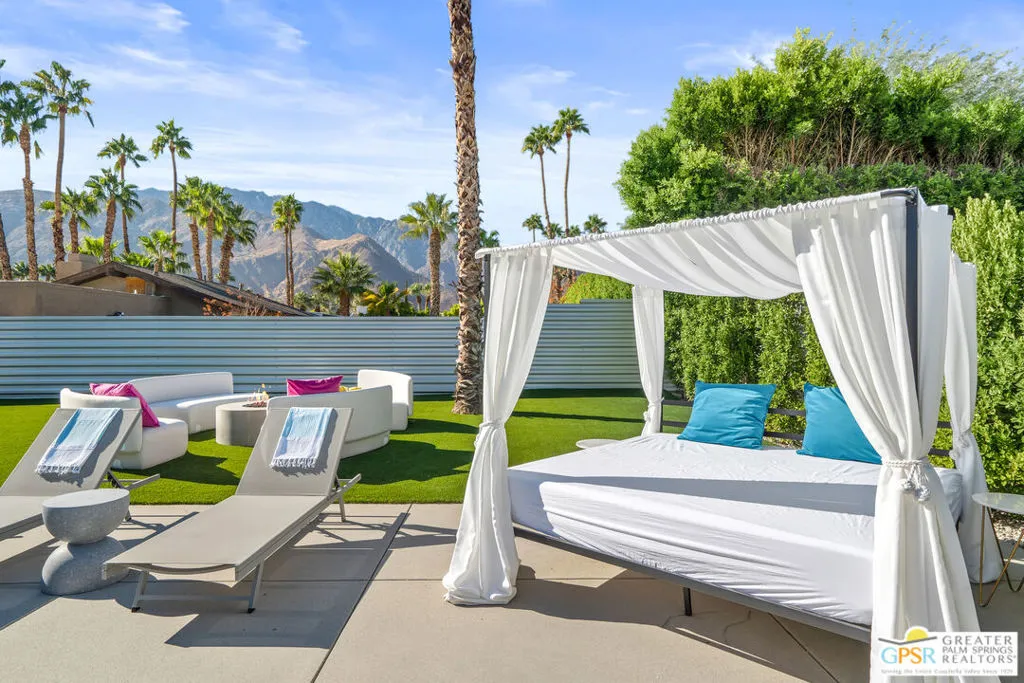 888 E El Conquistador, Palm Springs, California 92262 home-pic-56