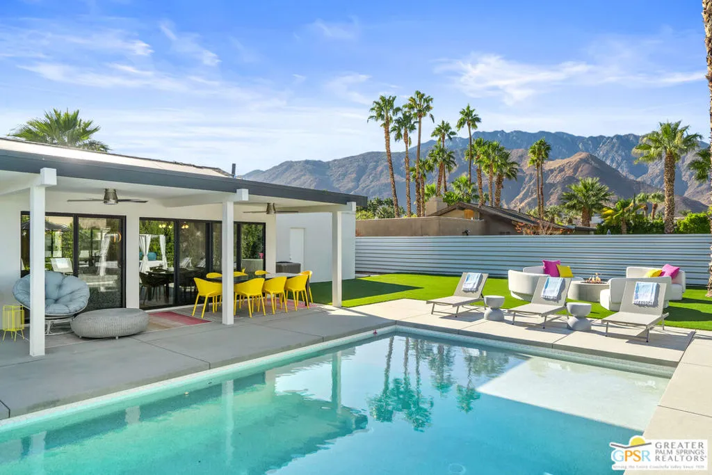 888 E El Conquistador, Palm Springs, California 92262 home-pic-54