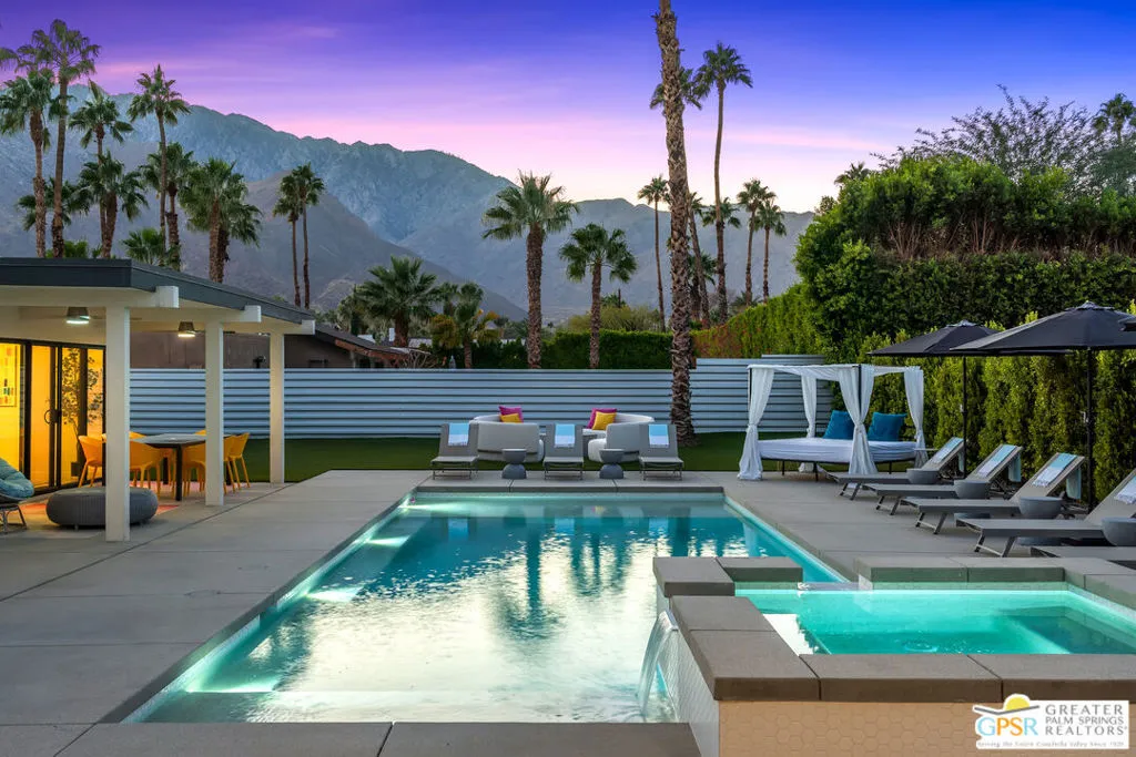 888 E El Conquistador, Palm Springs, California 92262 home-pic-1