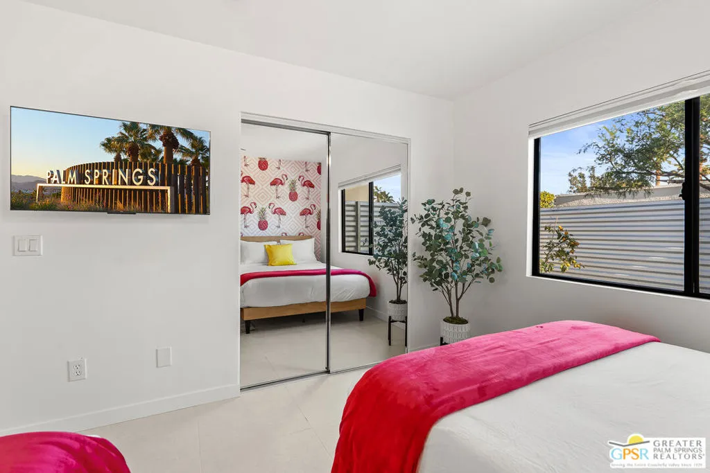 888 E El Conquistador, Palm Springs, California 92262 home-pic-28