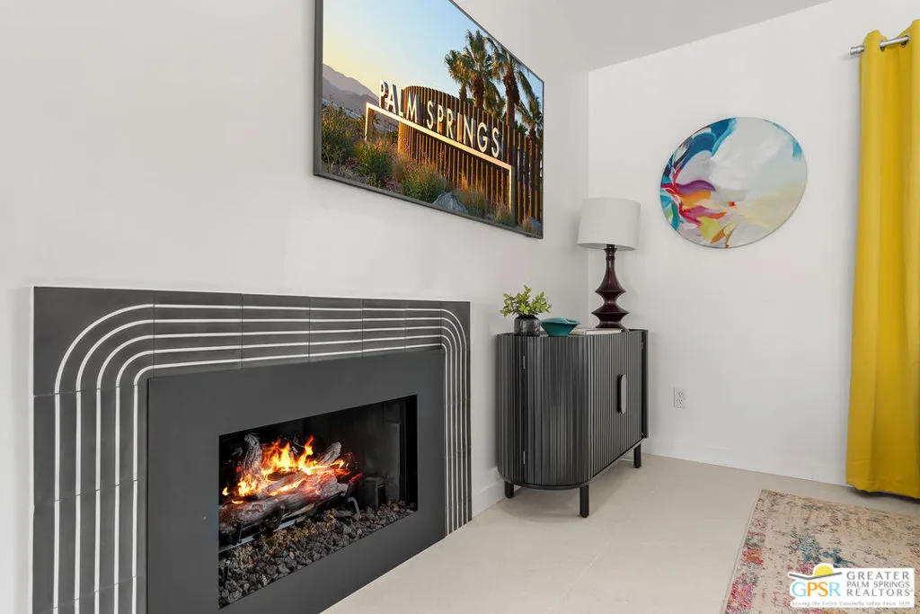 888 E El Conquistador, Palm Springs, California 92262 home-pic-10