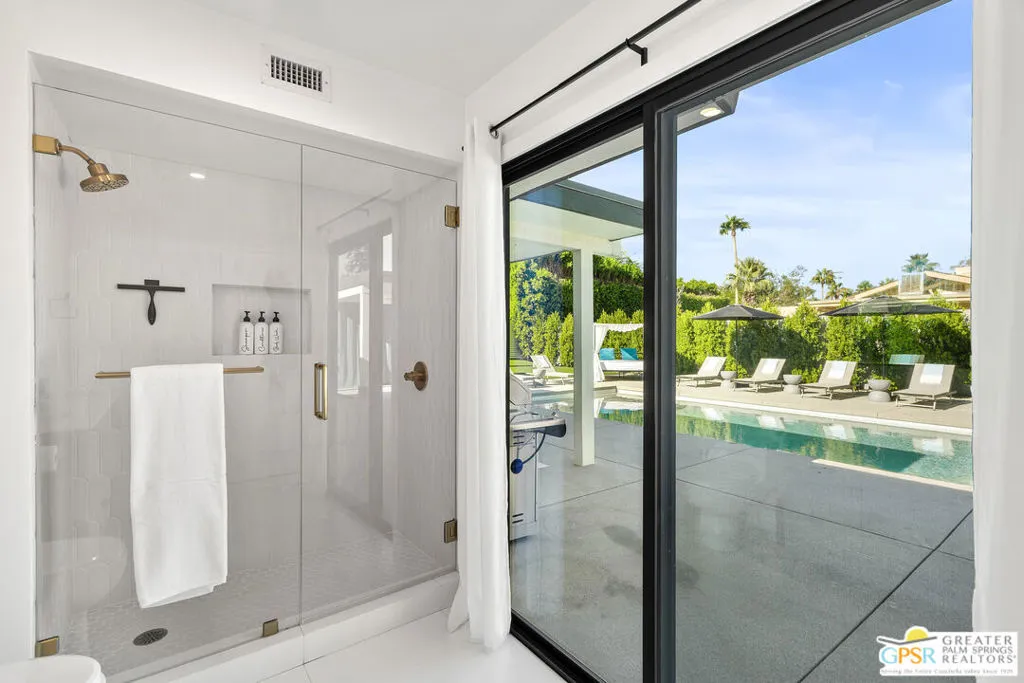 888 E El Conquistador, Palm Springs, California 92262 home-pic-36