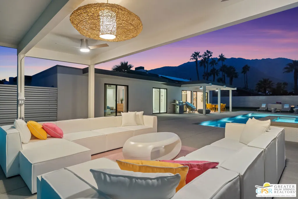 888 E El Conquistador, Palm Springs, California 92262 home-pic-70