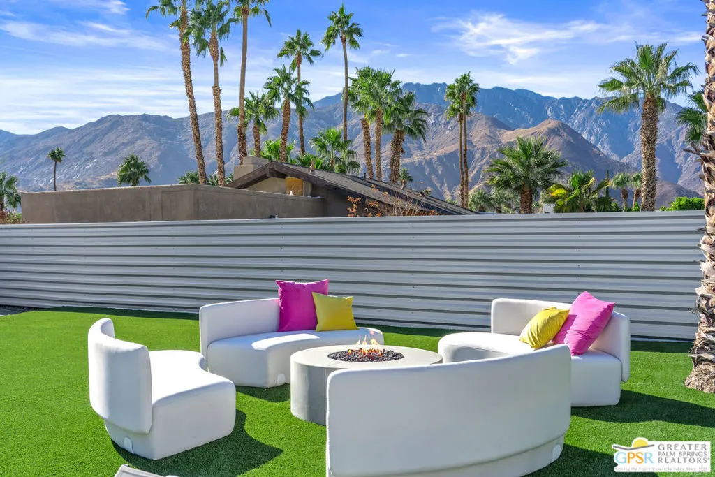 888 E El Conquistador, Palm Springs, California 92262 home-pic-42