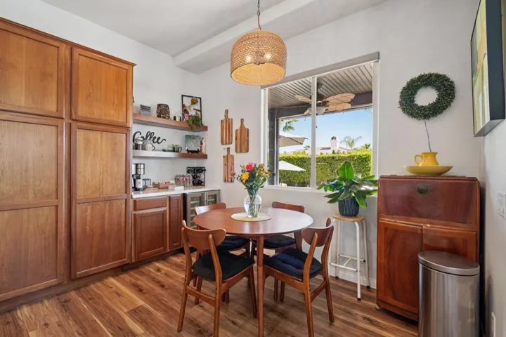 Breakfast nook