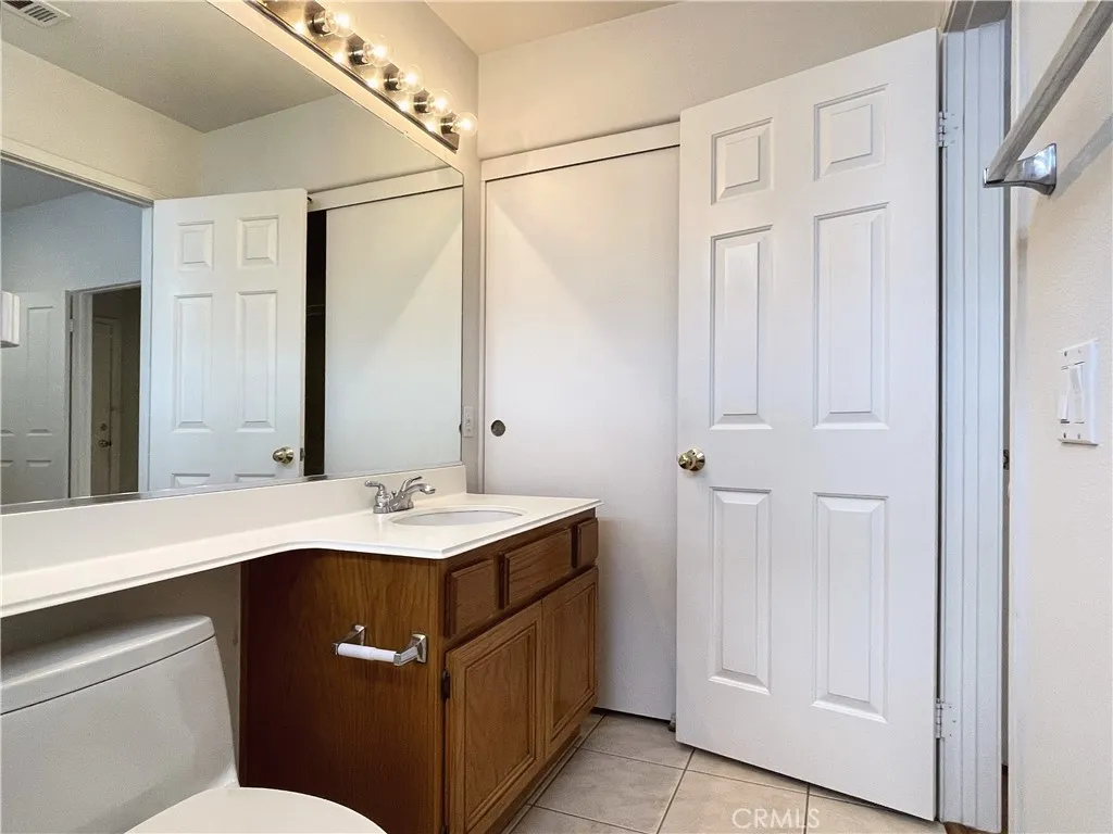 1st floor suite bath