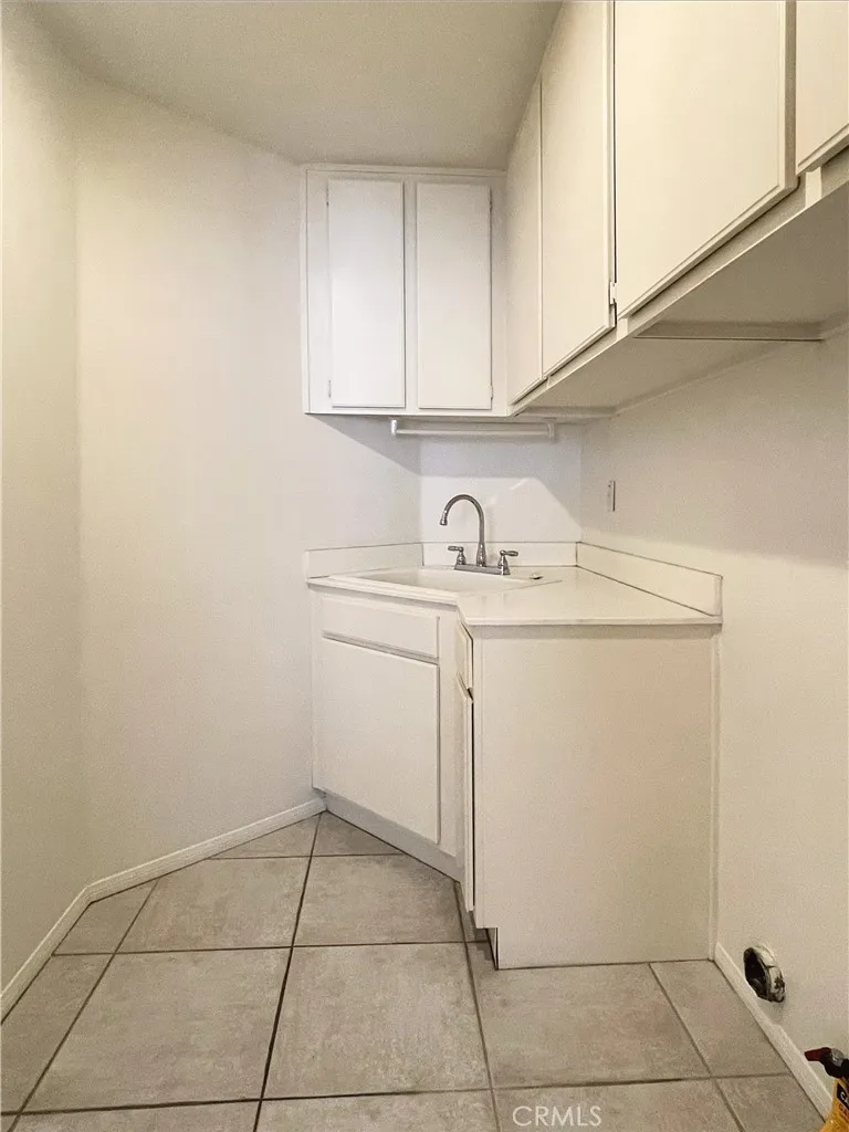 1st floor Laundry room