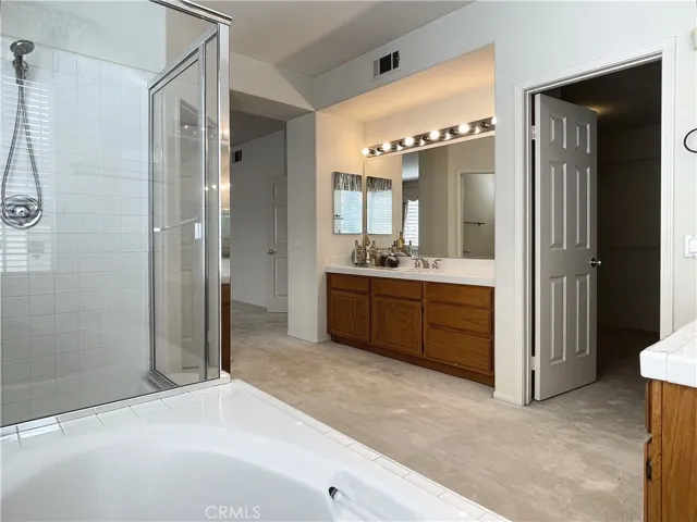 2nd floor master bath