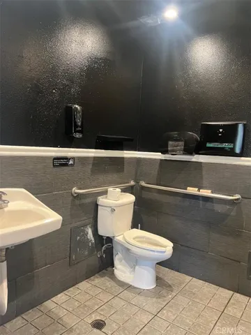 11037 39, Downey, California 90241