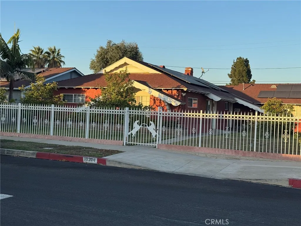 10204 Gerald Avenue, North Hills, California 91343, ,Residential Income,For Sale,Gerald,SR25172941