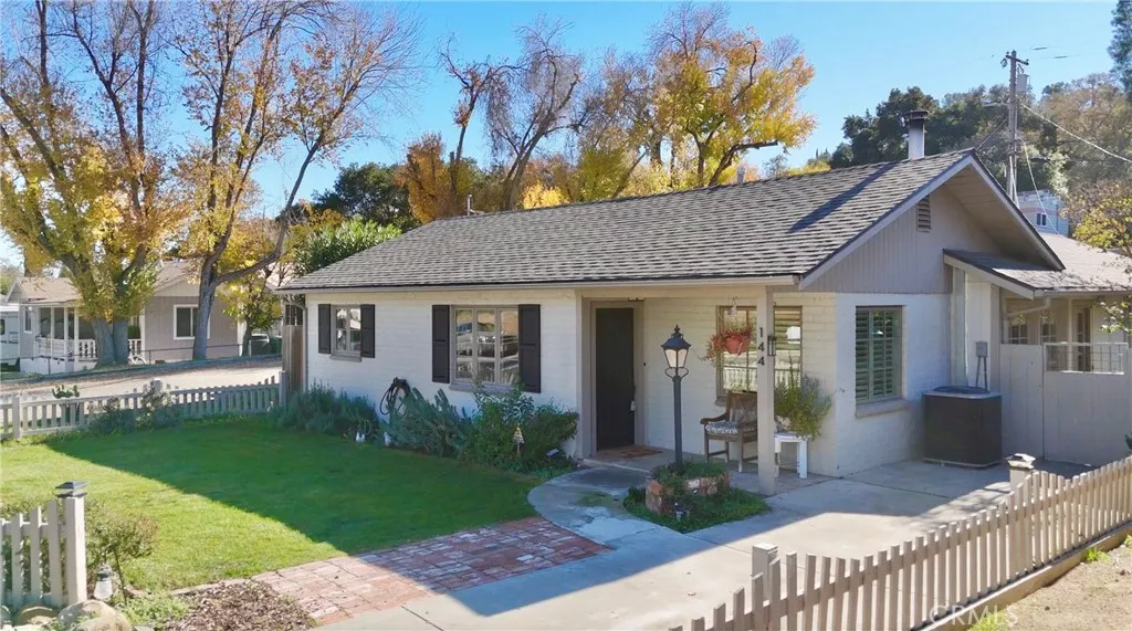 144 12th Street, Paso Robles, California 93446 home-pic-1