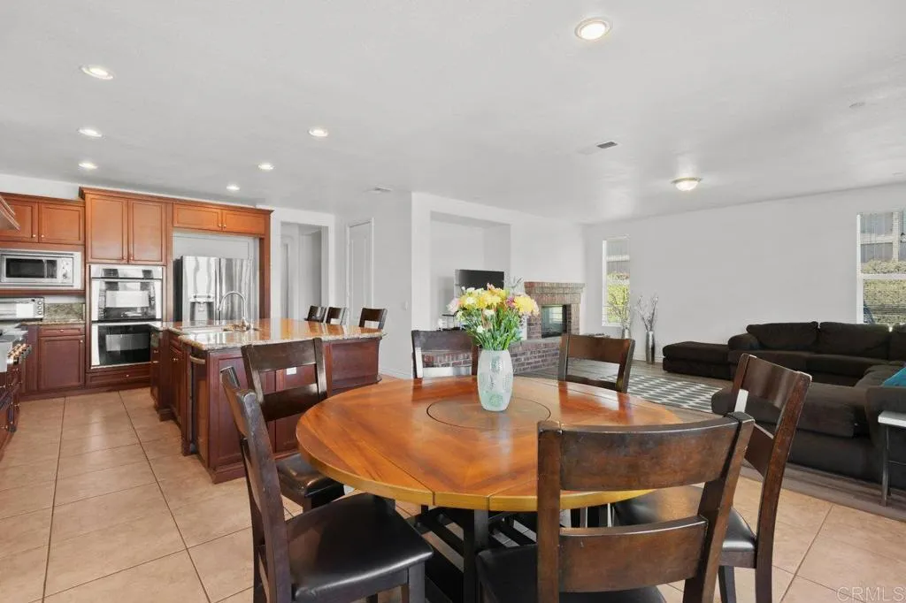 2917 Babbling Brook Road, Chula Vista, California 91914 home-pic-18