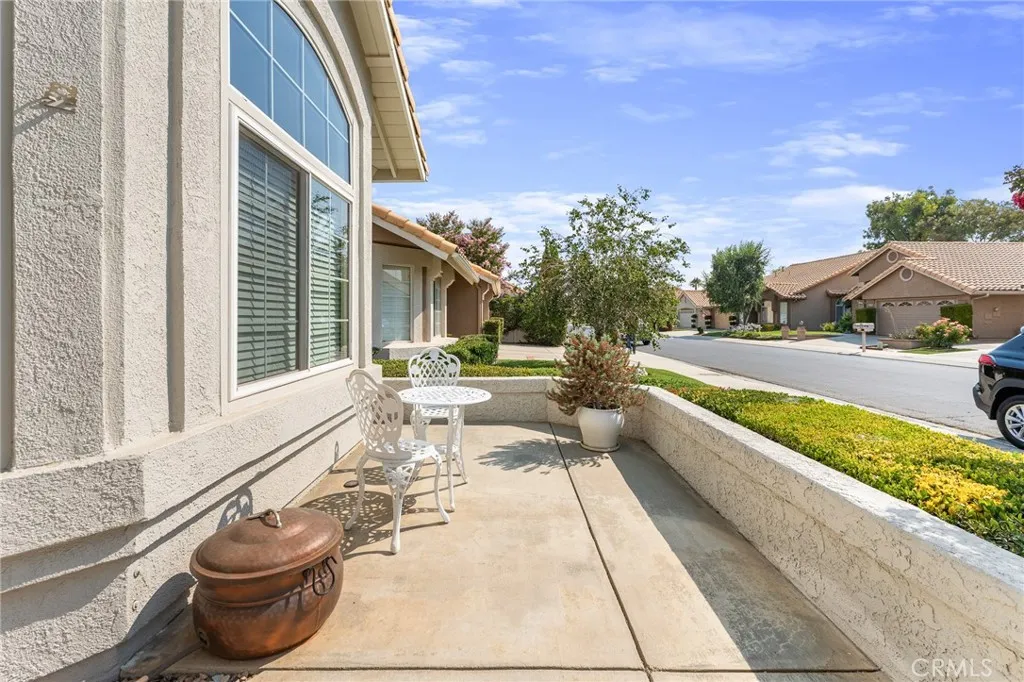 1173 Fairway Oaks Avenue, Banning, California 92220 home-pic-4