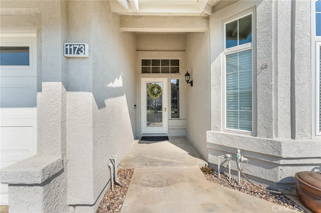 1173 Fairway Oaks Avenue, Banning, California 92220 home-pic-3